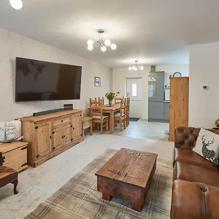 Host & - No 5 Hoggarths Yard Holiday home *