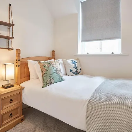 Host & - No 5 Hoggarths Yard Whitby