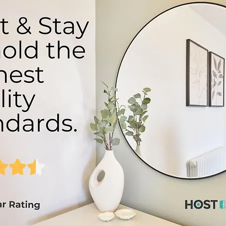 Host & - No 5 Hoggarths Yard