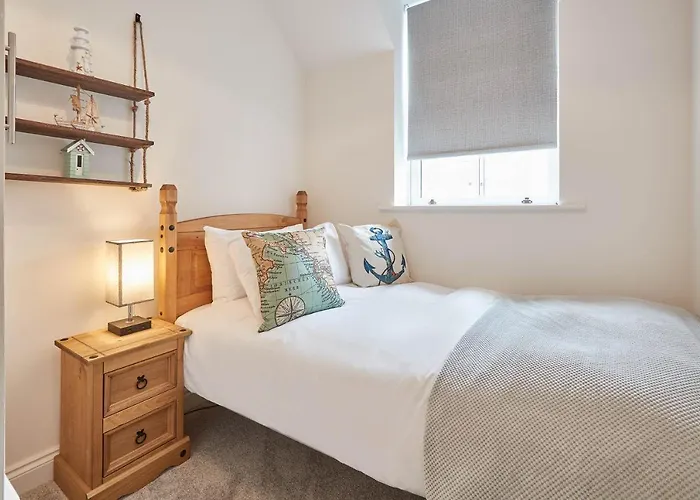 Host & - No 5 Hoggarths Yard Whitby