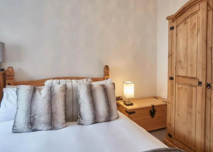 Host & - No 5 Hoggarths Yard Whitby