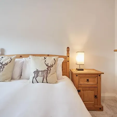 Host & - No 5 Hoggarths Yard Holiday home *